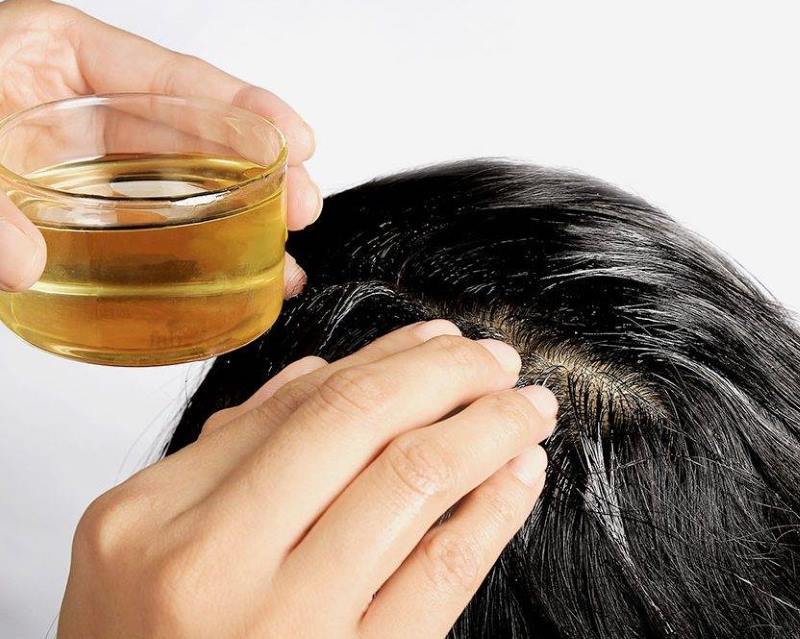 cách làm tóc mượt bằng dầu dừa